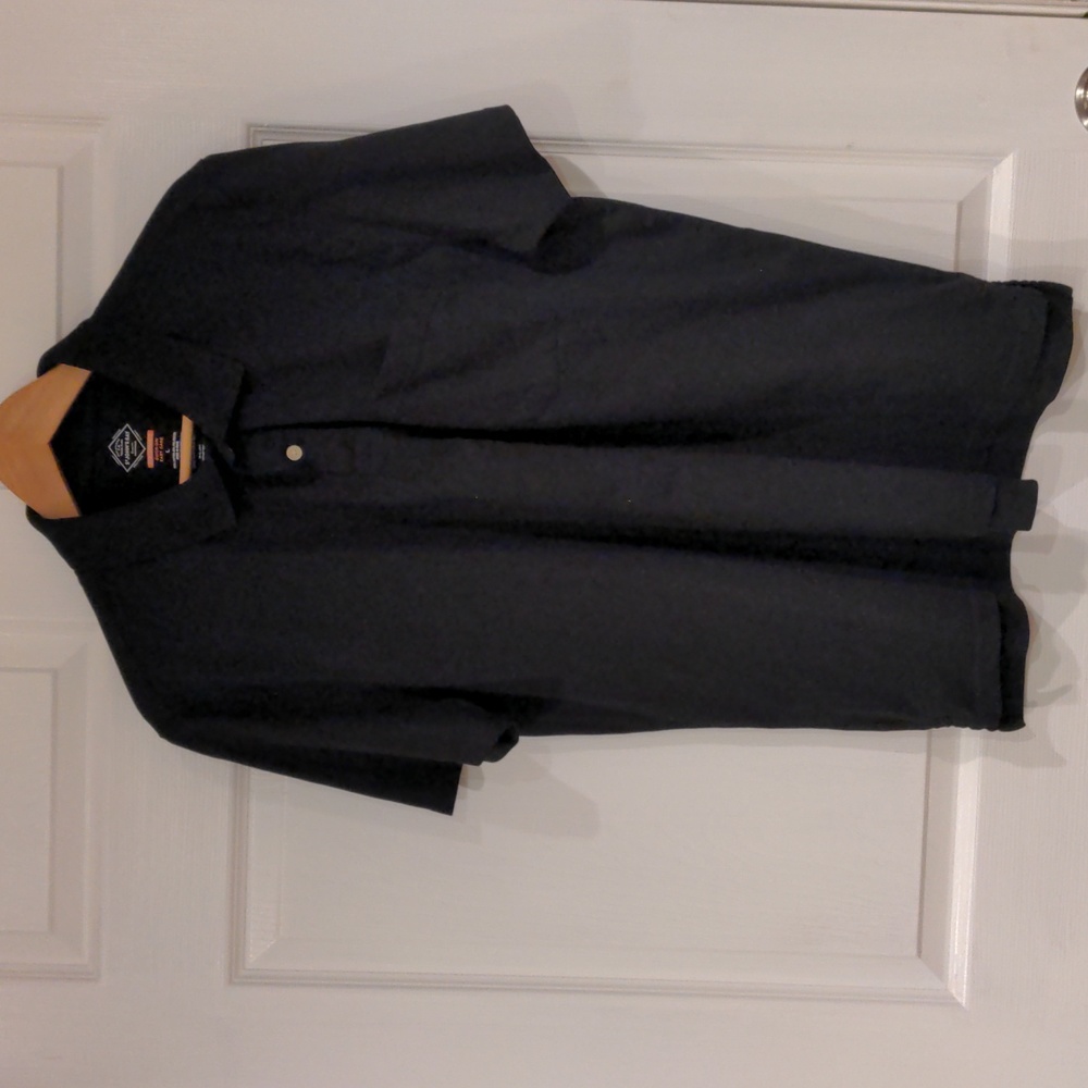 Like new St John's bay performance quick dri easy care L